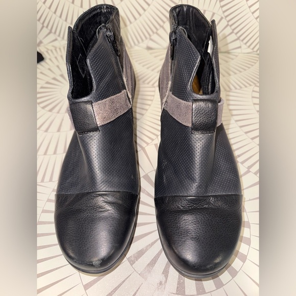 Naot Modern‎ Leather Ankle Boots Caviar and Onyx EU 40 - Picture 1 of 8